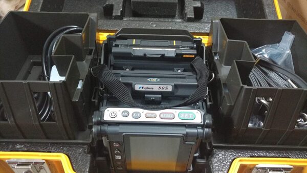 Fujikura Fsm 80s Single Fiber Fusion Splicer, Standard Accessories-